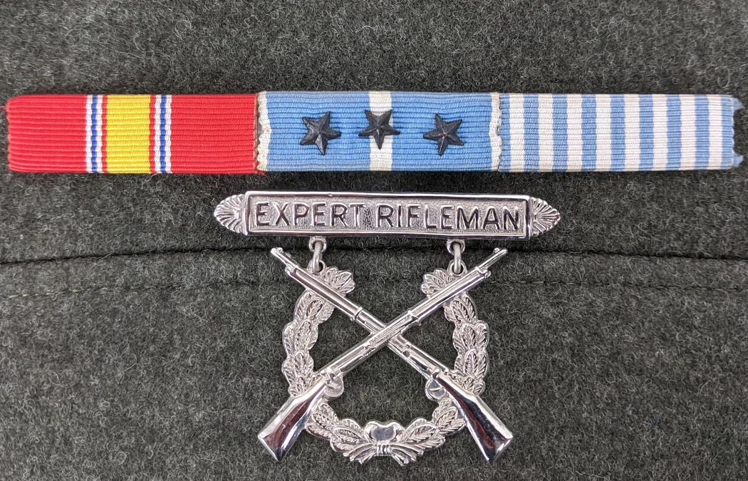 usmc dress blues shooting badge placement Original U.S. WWII USMC Marine Enlisted Pilot Named Blue Dress Uniform   International Military Antiques